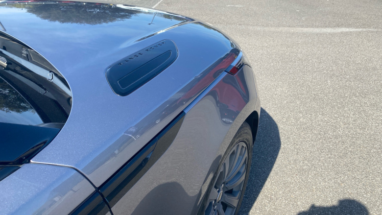 Land Rover Range Rover Velar 3.0 D300 MHEV R-Dynamic SE 5dr Auto Diesel Estate